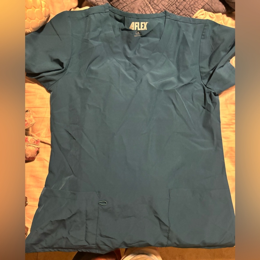 4 Flex Scrub set